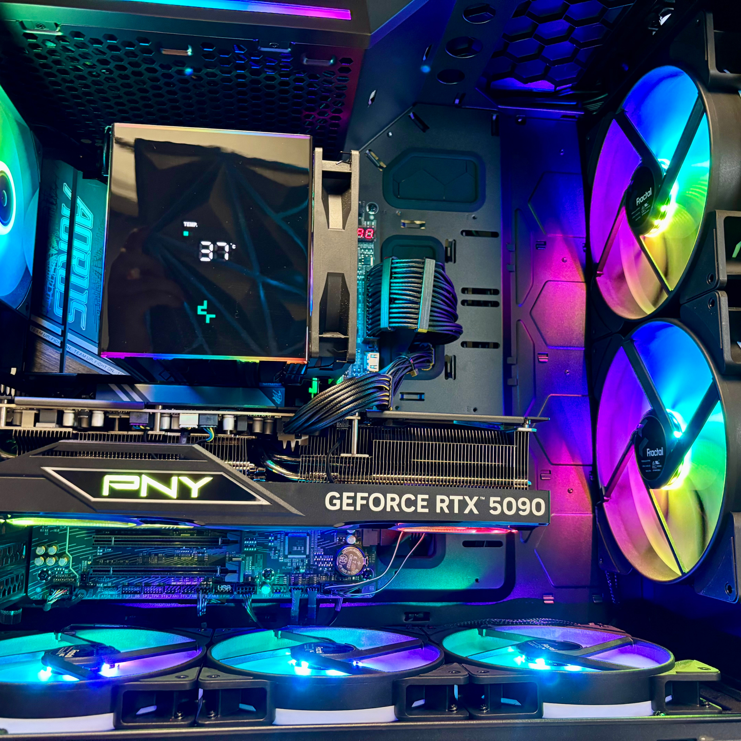 Nova Torrent RGB - Ryzen 7 9800X3D / RTX 5090