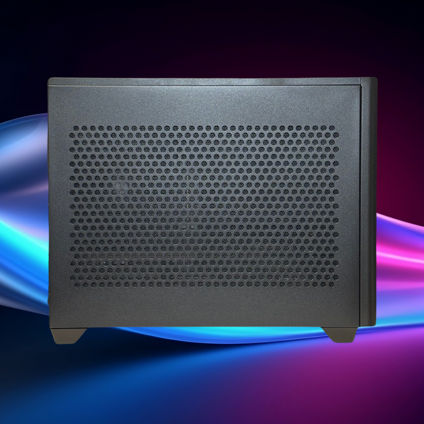 Moonlet MiniITX X3D - Ryzen 9 7945HX3D / RTX 5070 TI