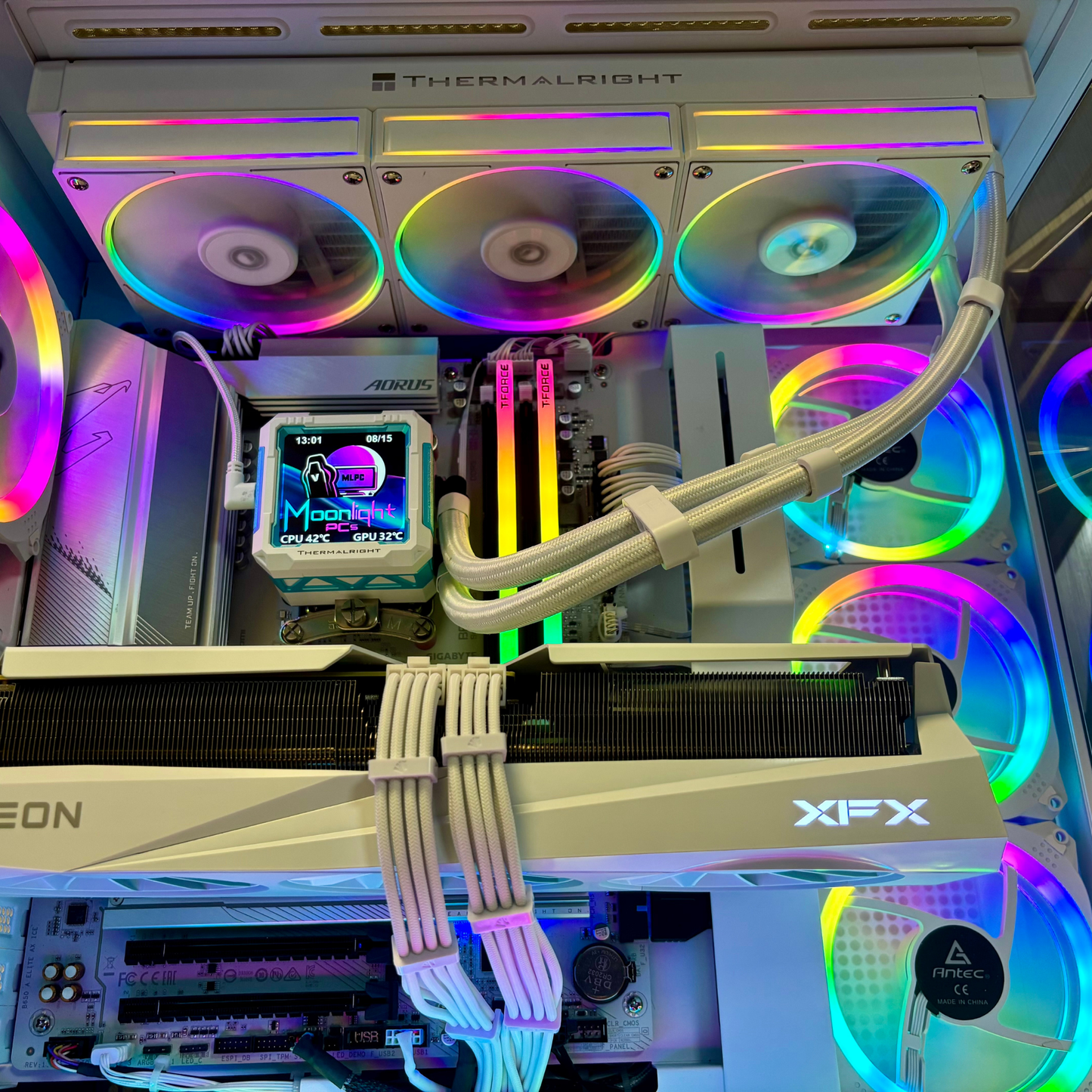 Pearl SE5 - Ryzen 7 7700x / Rx 9070 XT