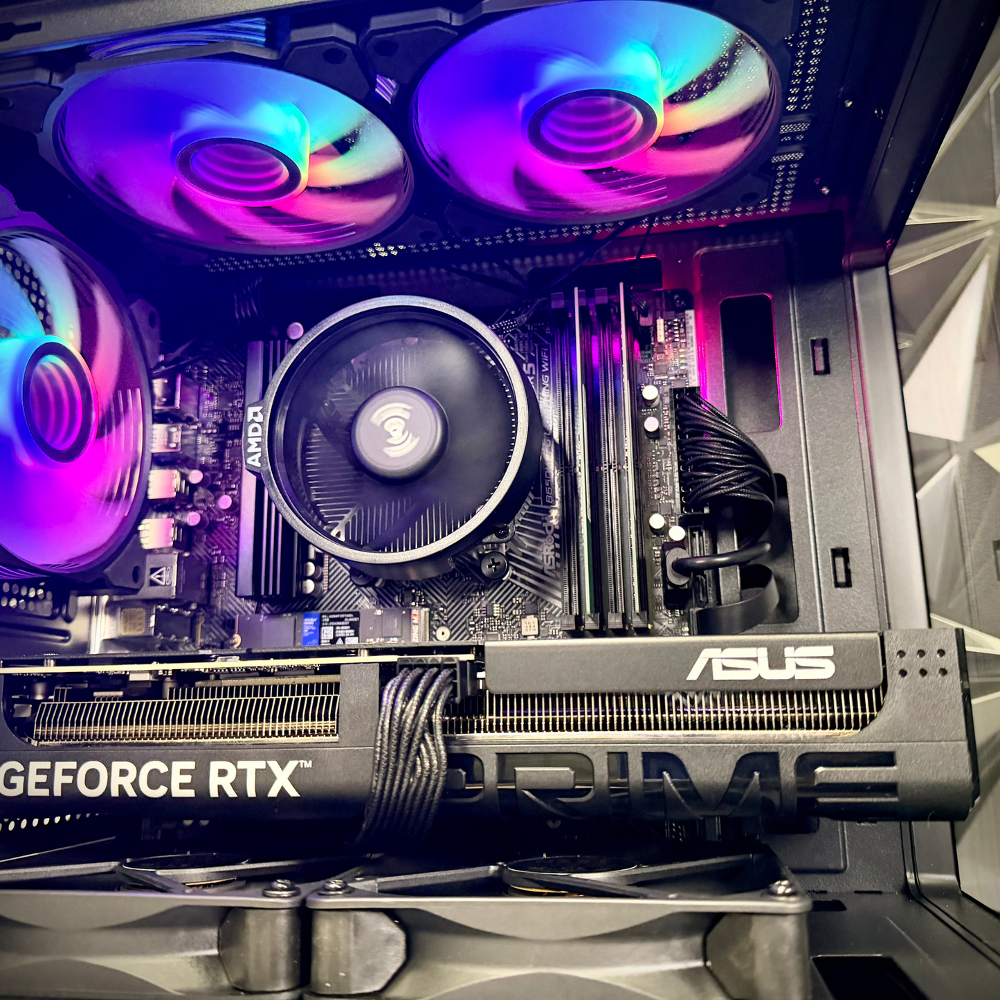 Crescent 16 Ti - Ryzen 5 7500F / RTX 5060 Ti 16GB