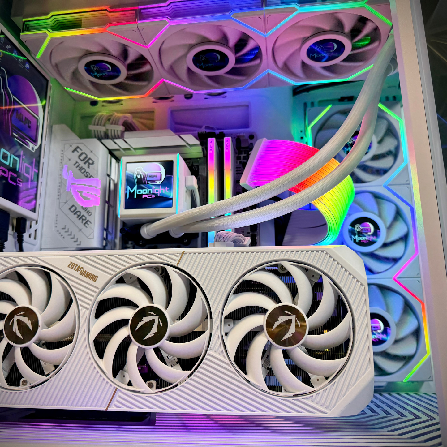White Super Nova IX - Ryzen 9 9950X3D / RTX 5090