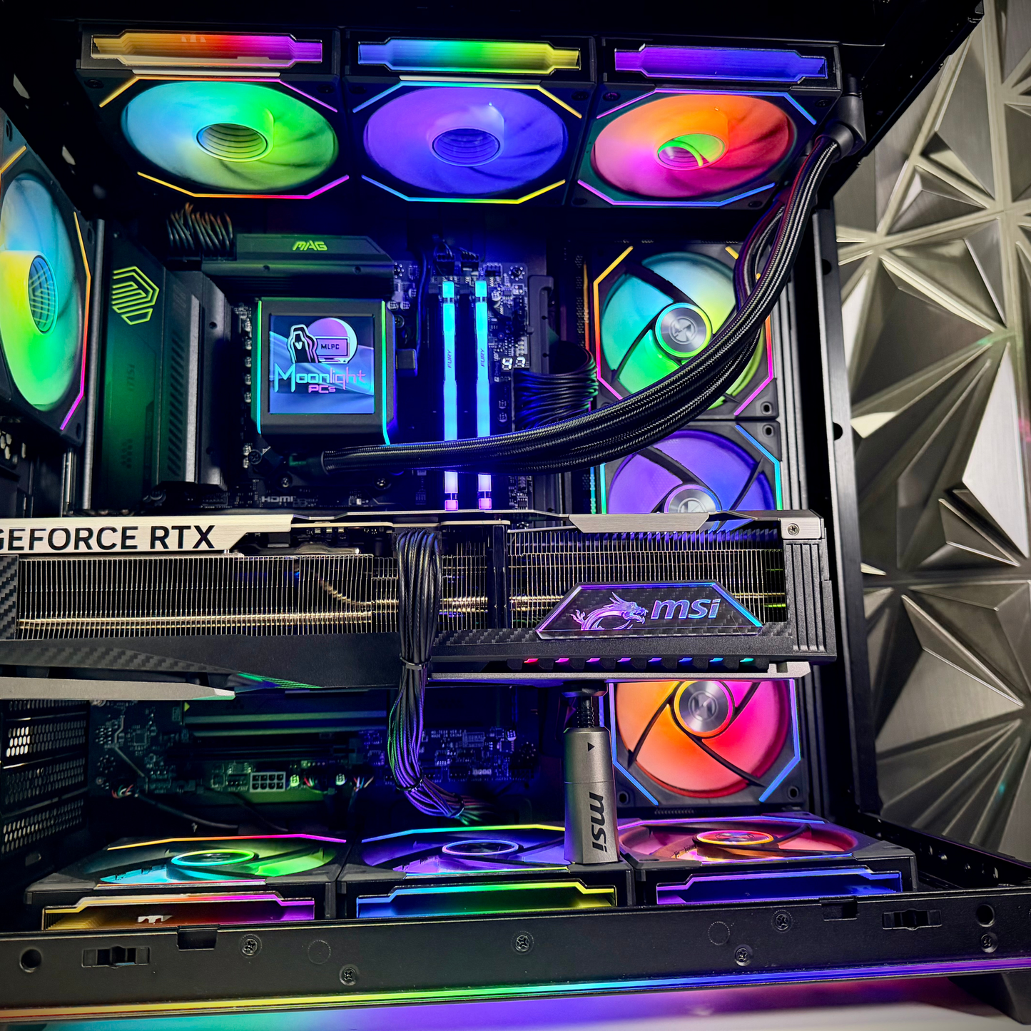 Nova Vanguard - Ryzen 9 9950X3D / RTX 5090