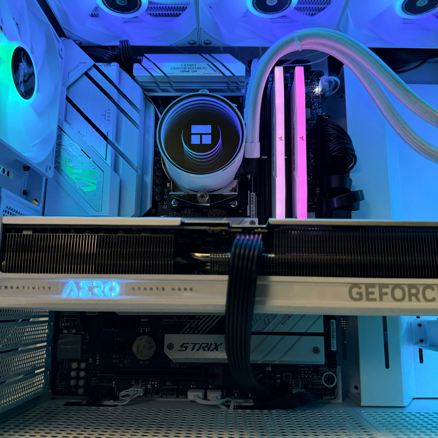 White Eclipse AF70 - Ryzen 7 7800X3D - RTX 5070