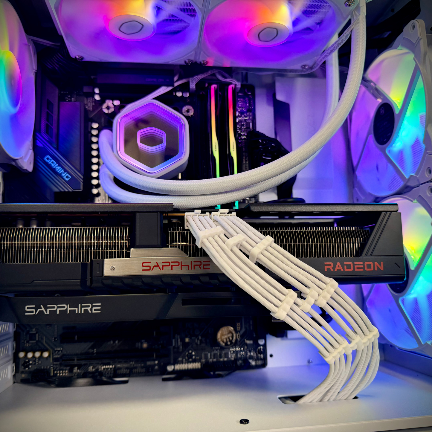 Panda XT Eclipse - Ryzen 7 9800X3D / RX 9070 XT